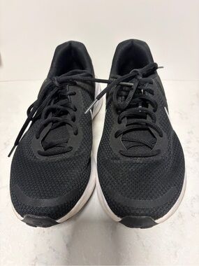 Nike men’s Revolution running sneakers. Size 8. Black. Excellent condition